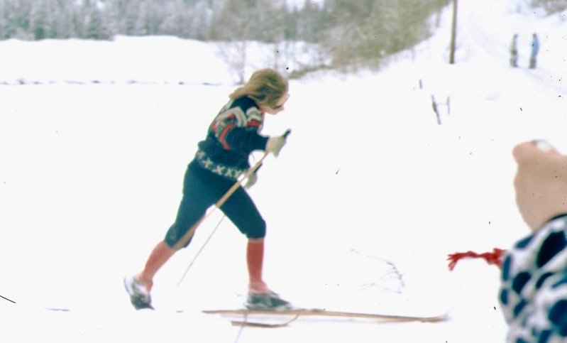 Bild på Marie 17 år på längdskidor